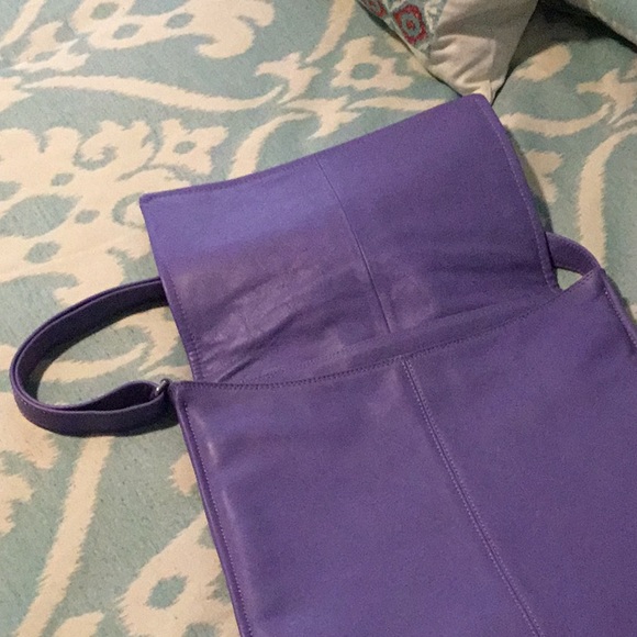 Purple Nicoli bag with multiple compartments (excellent condition) - Picture 4 of 5